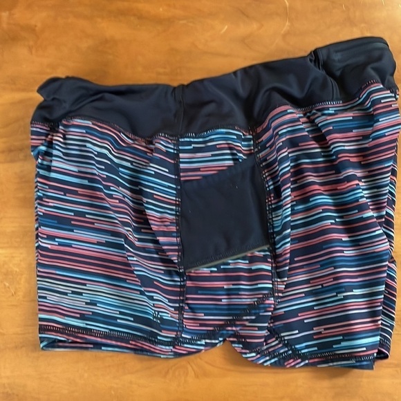 ATHLETA Running Shorts Size XL - Picture 7 of 11